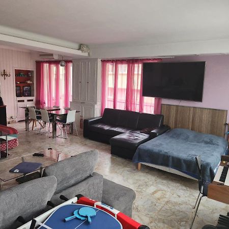 Big Apart 140M2 5Min Walk To Beach Sea &Promenade 3 Double Rooms,Big Living Room 42M2, 3 Showers,9 Beds, Free Parking Nicea Zewnętrze zdjęcie